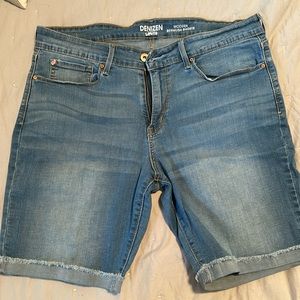 Levi Denizen Bermuda Shorts